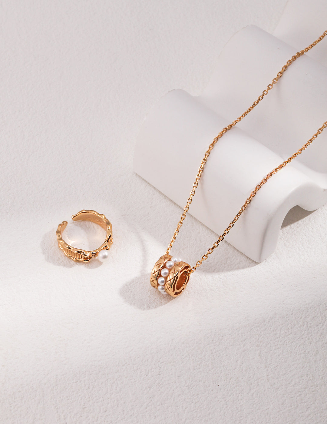 Pure silver pearl necklace